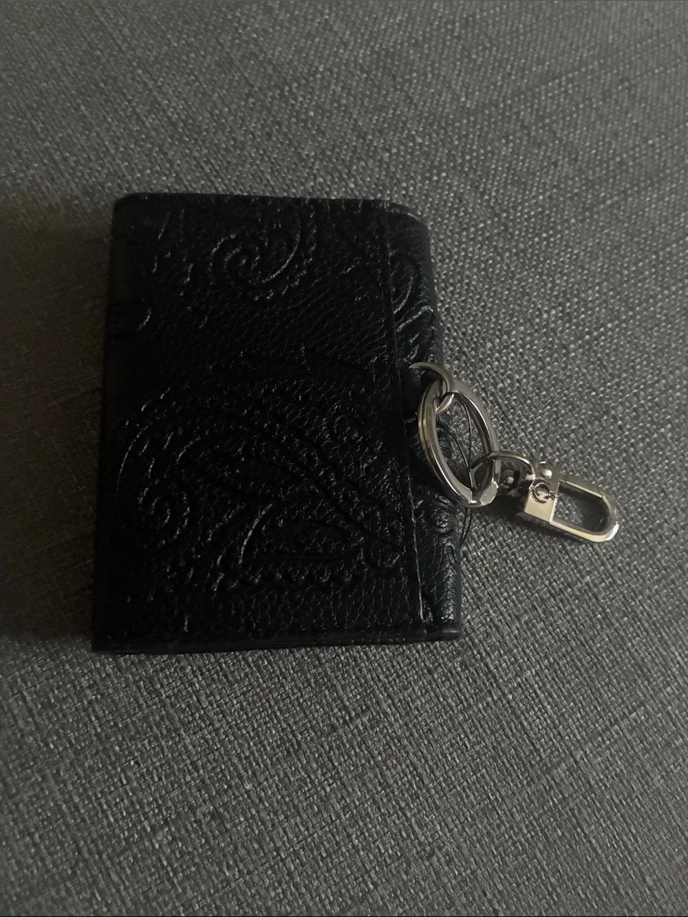 Embossed Black Leather Key Card Wallet with Silver Gaming Chip Hardware